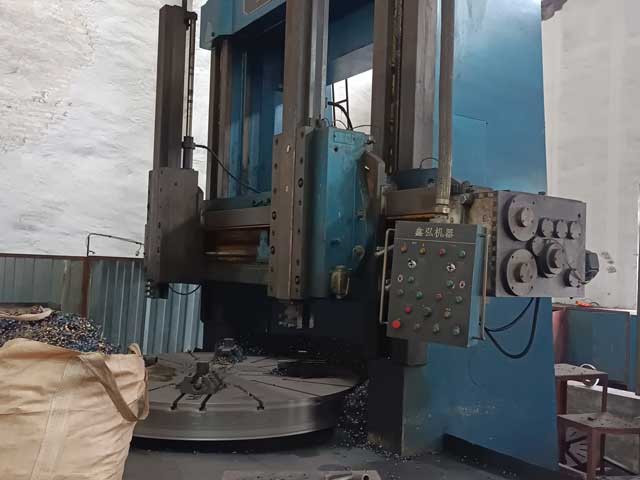 Vertical lathe